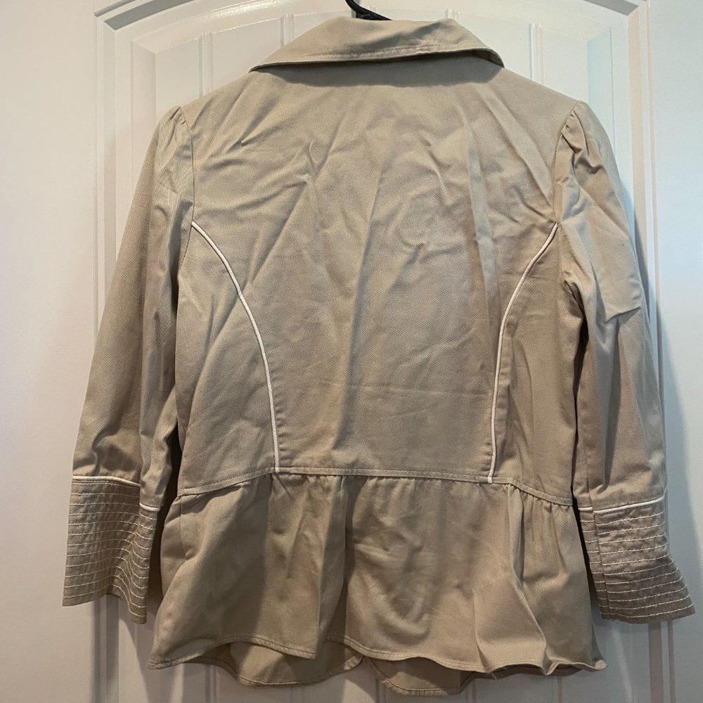 Woman's jacket - Picture 3 of 3